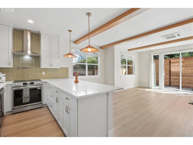 5448 Ne PRESCOTT St 5, Portland, OR 97218