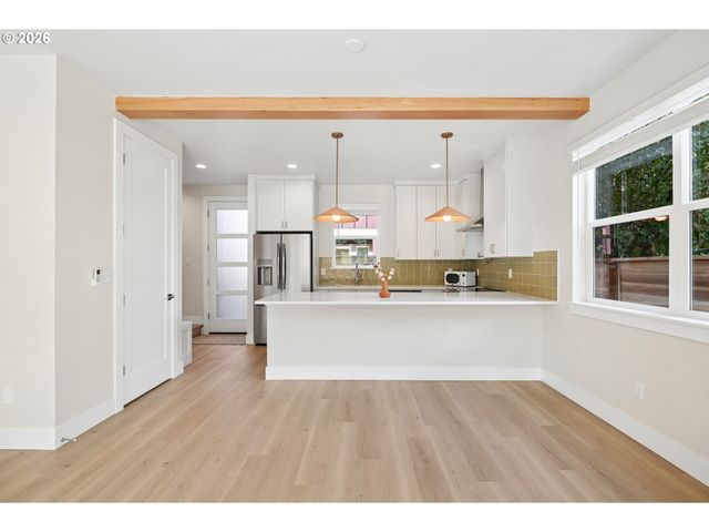 5448 Ne PRESCOTT St 5, Portland, OR 97218