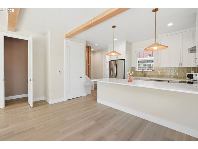 5448 Ne PRESCOTT St 5, Portland, OR 97218