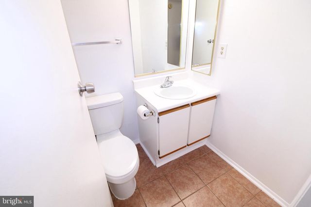 8380-B BROCKHAM DR, Alexandria, VA 22309