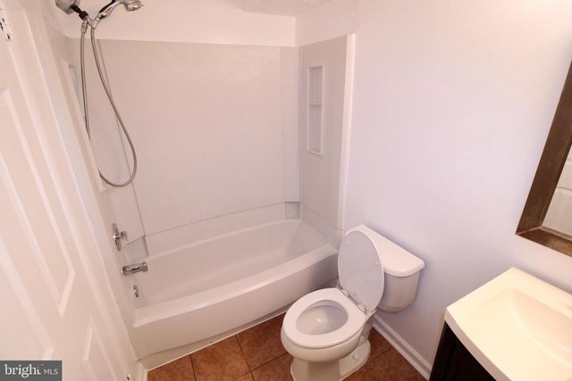 8380-B BROCKHAM DR, Alexandria, VA 22309