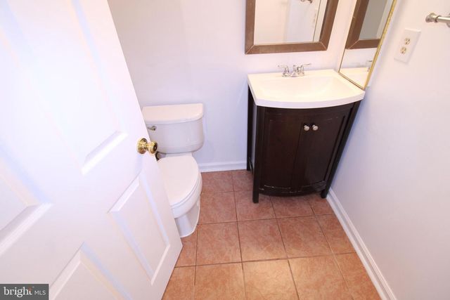 8380-B BROCKHAM DR, Alexandria, VA 22309