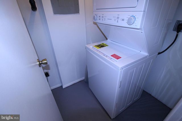 8380-B BROCKHAM DR, Alexandria, VA 22309