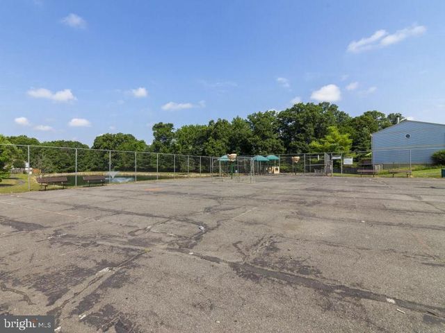 8380-B BROCKHAM DR, Alexandria, VA 22309