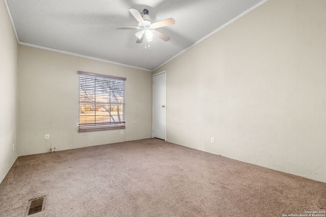 125 County Road 3822, San Antonio, TX 78253