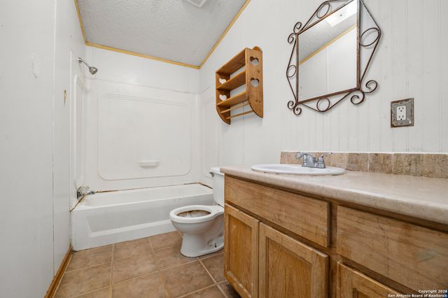 125 County Road 3822, San Antonio, TX 78253