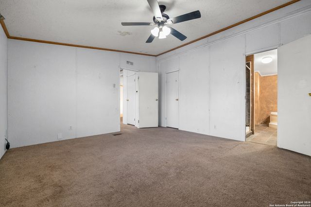 125 County Road 3822, San Antonio, TX 78253