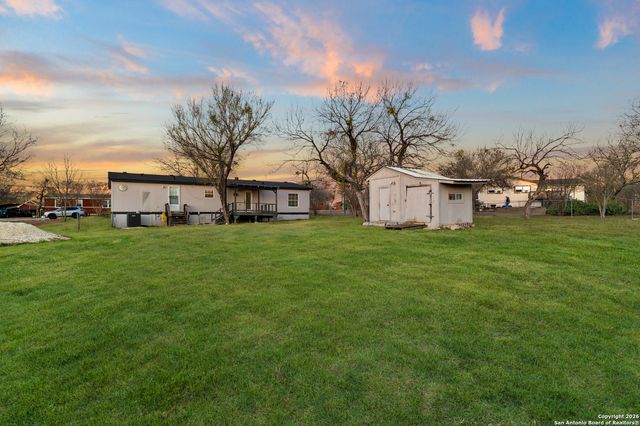 125 County Road 3822, San Antonio, TX 78253
