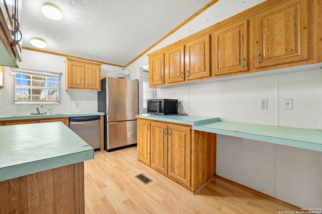 125 County Road 3822, San Antonio, TX 78253