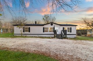 125 County Road 3822, San Antonio, TX 78253