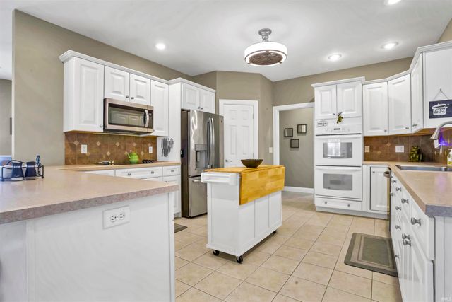 329 Persimmon Circle, Boonville, IN 47601