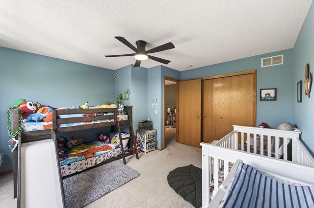 440 Hickory Lane N, Oakdale, MN 55128