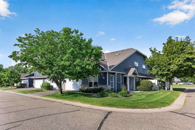 440 Hickory Lane N, Oakdale, MN 55128