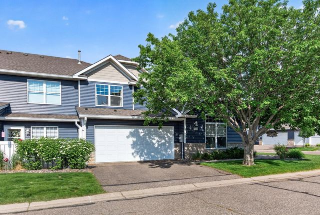 440 Hickory Lane N, Oakdale, MN 55128
