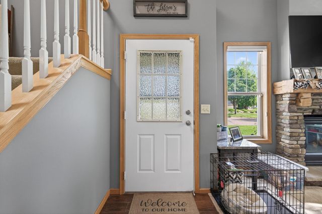440 Hickory Lane N, Oakdale, MN 55128