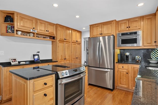 15 Carter Drive, Framingham, MA 01701