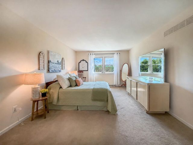 129 SOUTH DR, Newtown, PA 18940