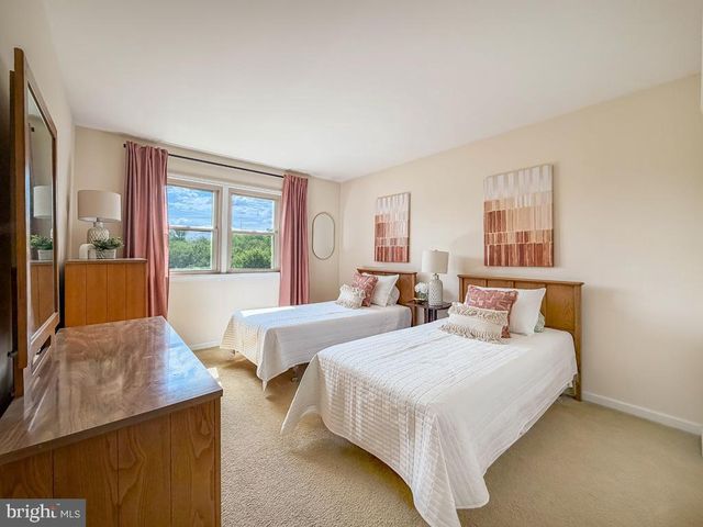 129 SOUTH DR, Newtown, PA 18940