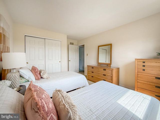 129 SOUTH DR, Newtown, PA 18940