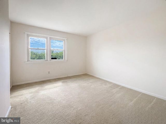 129 SOUTH DR, Newtown, PA 18940