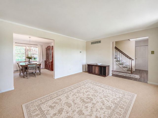 129 SOUTH DR, Newtown, PA 18940