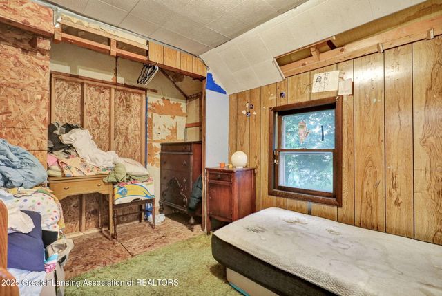 1272 W Lawrence Highway, Charlotte, MI 48813