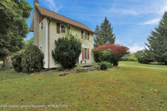 1272 W Lawrence Highway, Charlotte, MI 48813