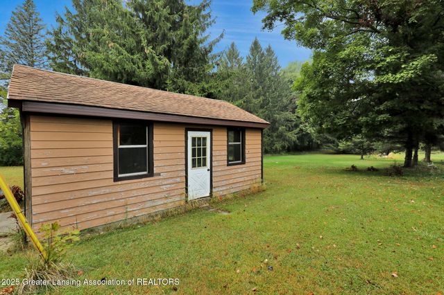1272 W Lawrence Highway, Charlotte, MI 48813