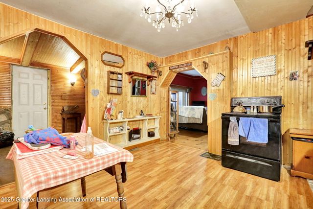 1272 W Lawrence Highway, Charlotte, MI 48813