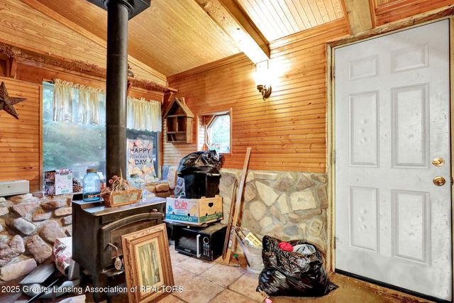 1272 W Lawrence Highway, Charlotte, MI 48813