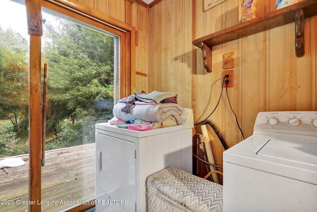 1272 W Lawrence Highway, Charlotte, MI 48813