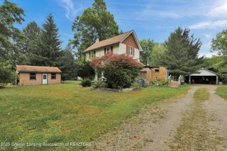 1272 W Lawrence Highway, Charlotte, MI 48813