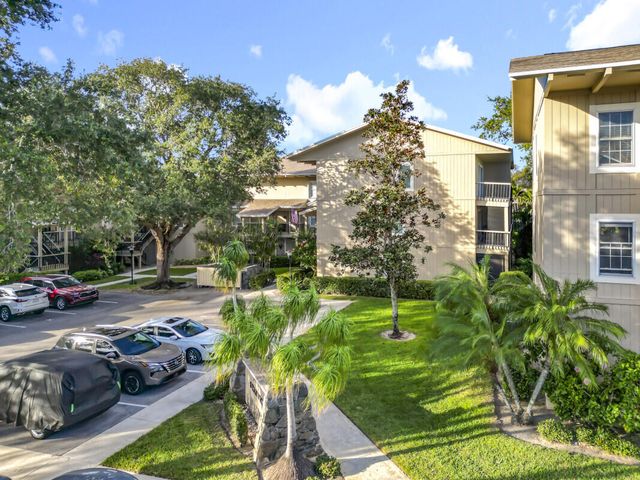 18410 SE Wood Haven Lane F, Jupiter, FL 33469