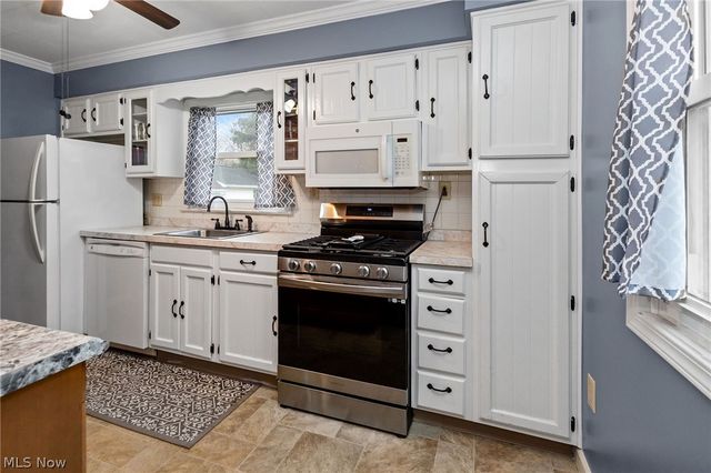 4 Lyndale Drive, Painesville Twp, OH 44077