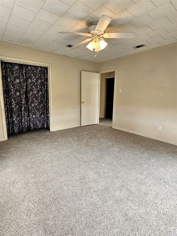 105 N 3rd Street, Coolidge, TX 76635