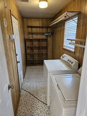 105 N 3rd Street, Coolidge, TX 76635