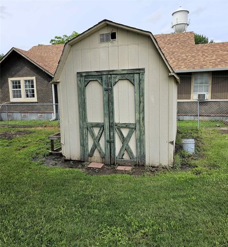 105 N 3rd Street, Coolidge, TX 76635