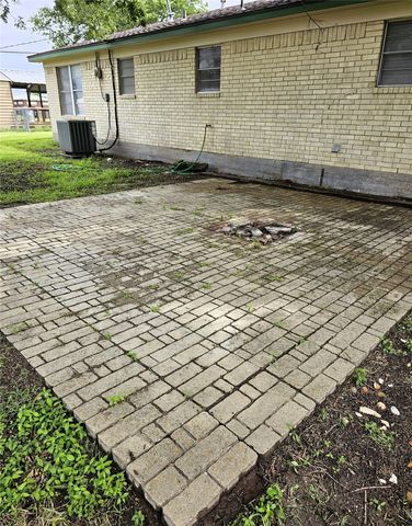 105 N 3rd Street, Coolidge, TX 76635