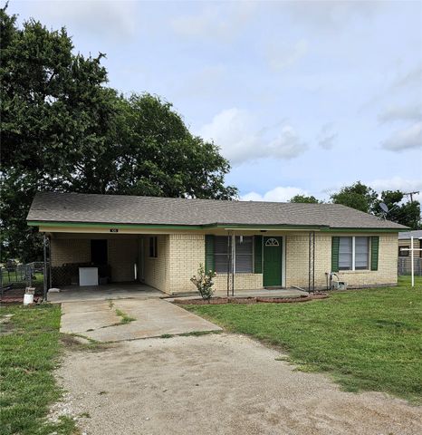 105 N 3rd Street, Coolidge, TX 76635