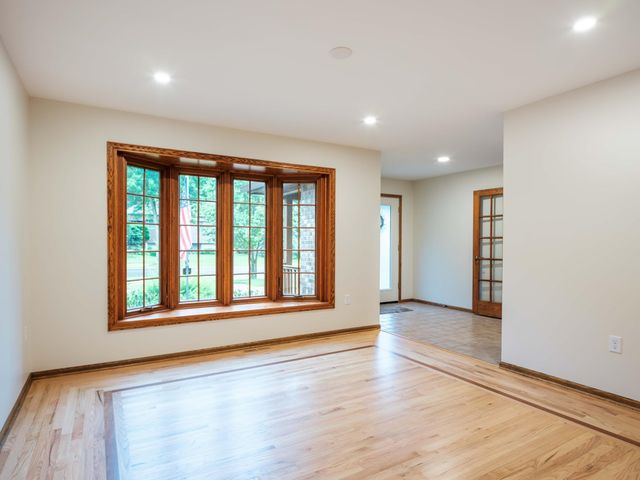1404 Woodland Drive SW, Rochester, MN 55902