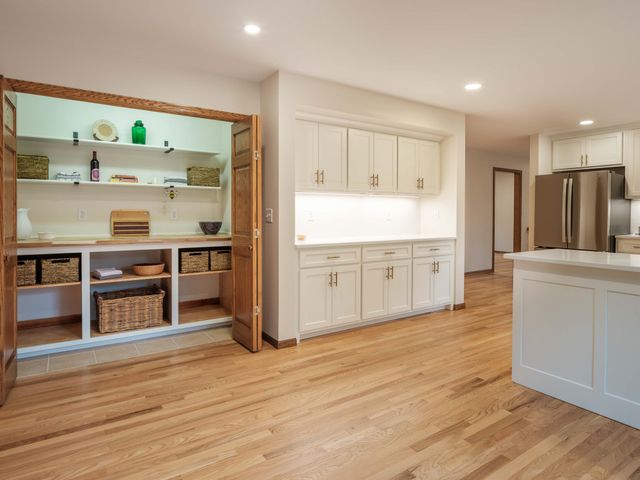 1404 Woodland Drive SW, Rochester, MN 55902