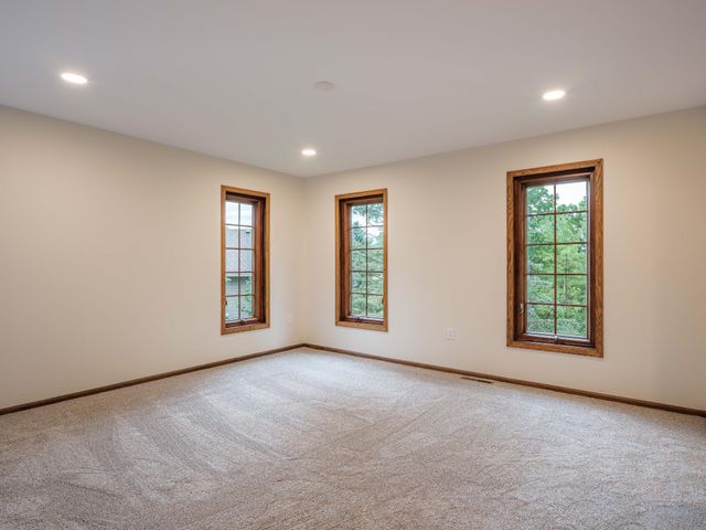 1404 Woodland Drive SW, Rochester, MN 55902