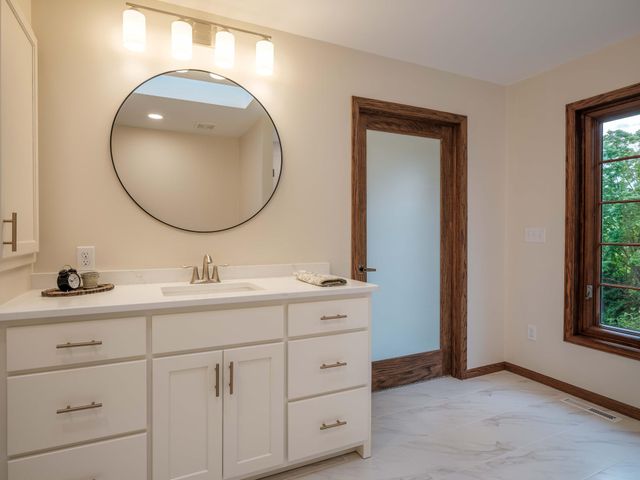 1404 Woodland Drive SW, Rochester, MN 55902