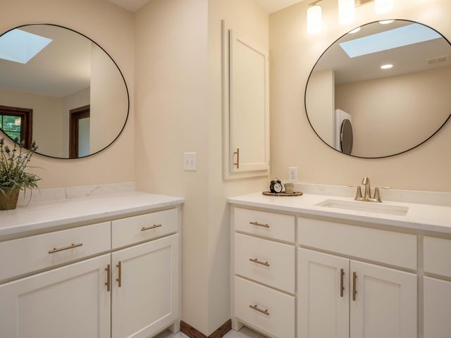 1404 Woodland Drive SW, Rochester, MN 55902