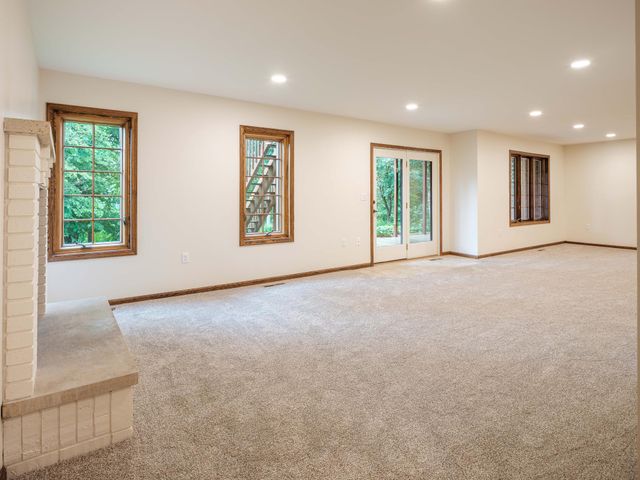 1404 Woodland Drive SW, Rochester, MN 55902