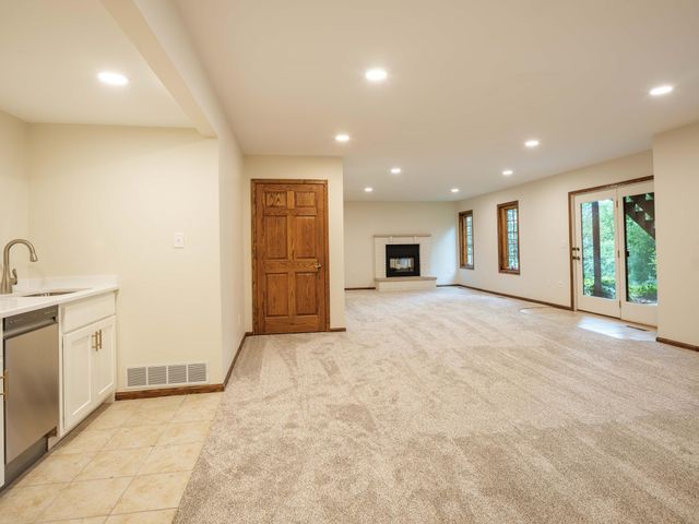 1404 Woodland Drive SW, Rochester, MN 55902