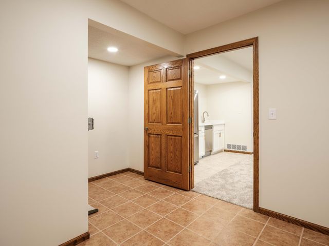 1404 Woodland Drive SW, Rochester, MN 55902