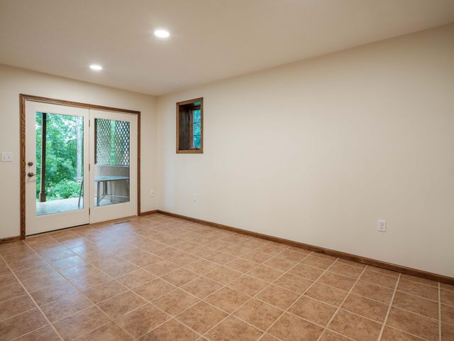 1404 Woodland Drive SW, Rochester, MN 55902