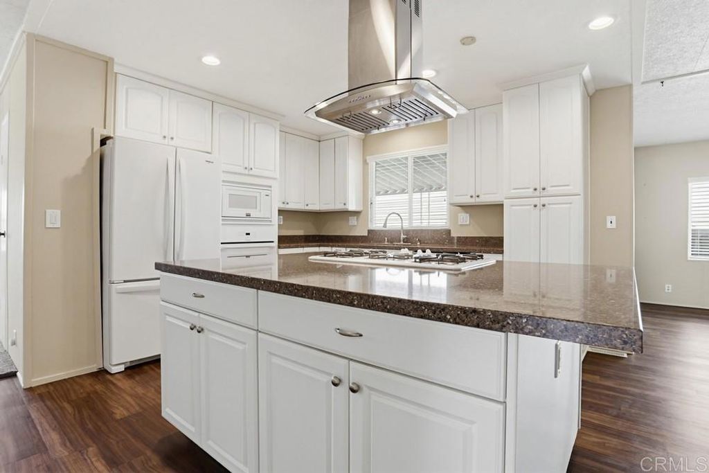 Image 12 of property listing at 1930 W San Marcos Boulevard 292, San Marcos, CA 92078