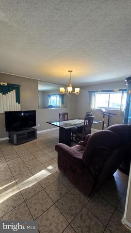 636 ARTWOOD DR, Philadelphia, PA 19115